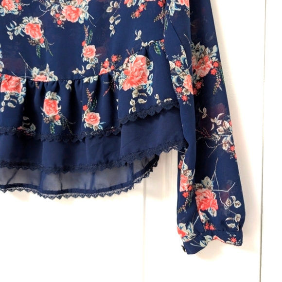 Beautiful flower print blouse top - Picture 4 of 11